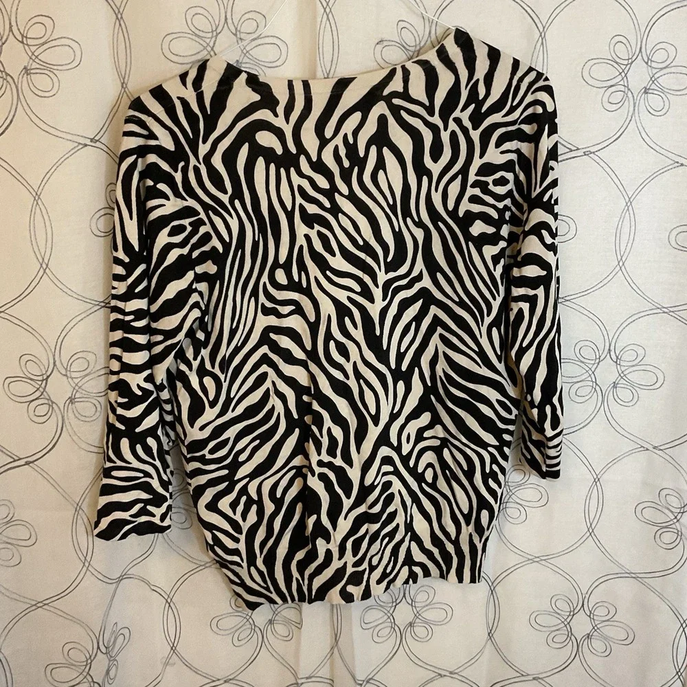 Women's Josephine Chaus Silk Blend Animal Print Button Up Cardigan‎ Size Medium
